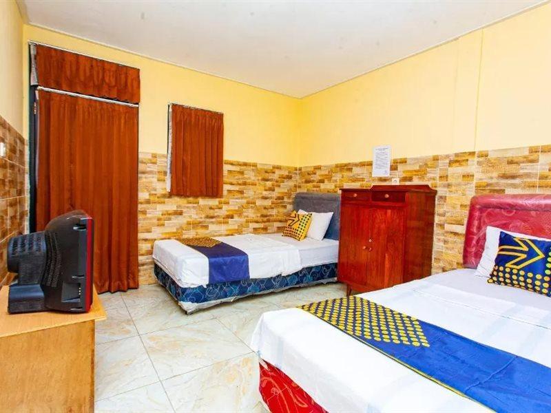 The Paragon Hotel Cilacap Redpartner Extérieur photo
