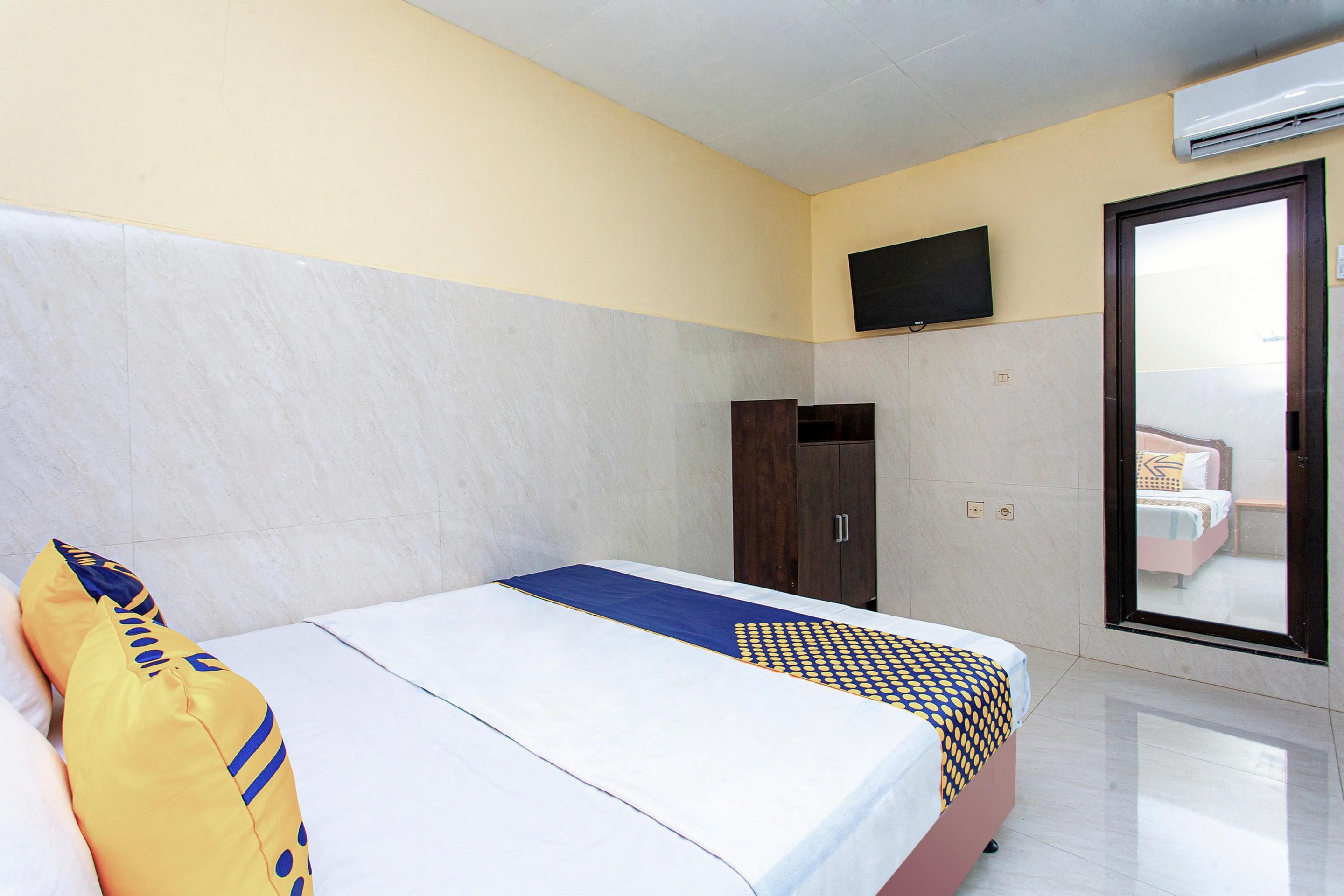 The Paragon Hotel Cilacap Redpartner Extérieur photo
