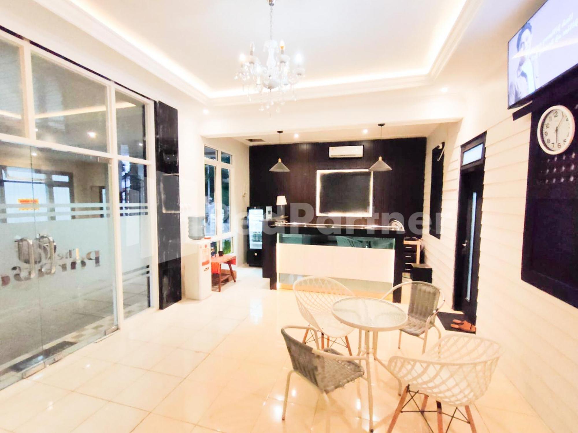 The Paragon Hotel Cilacap Redpartner Extérieur photo