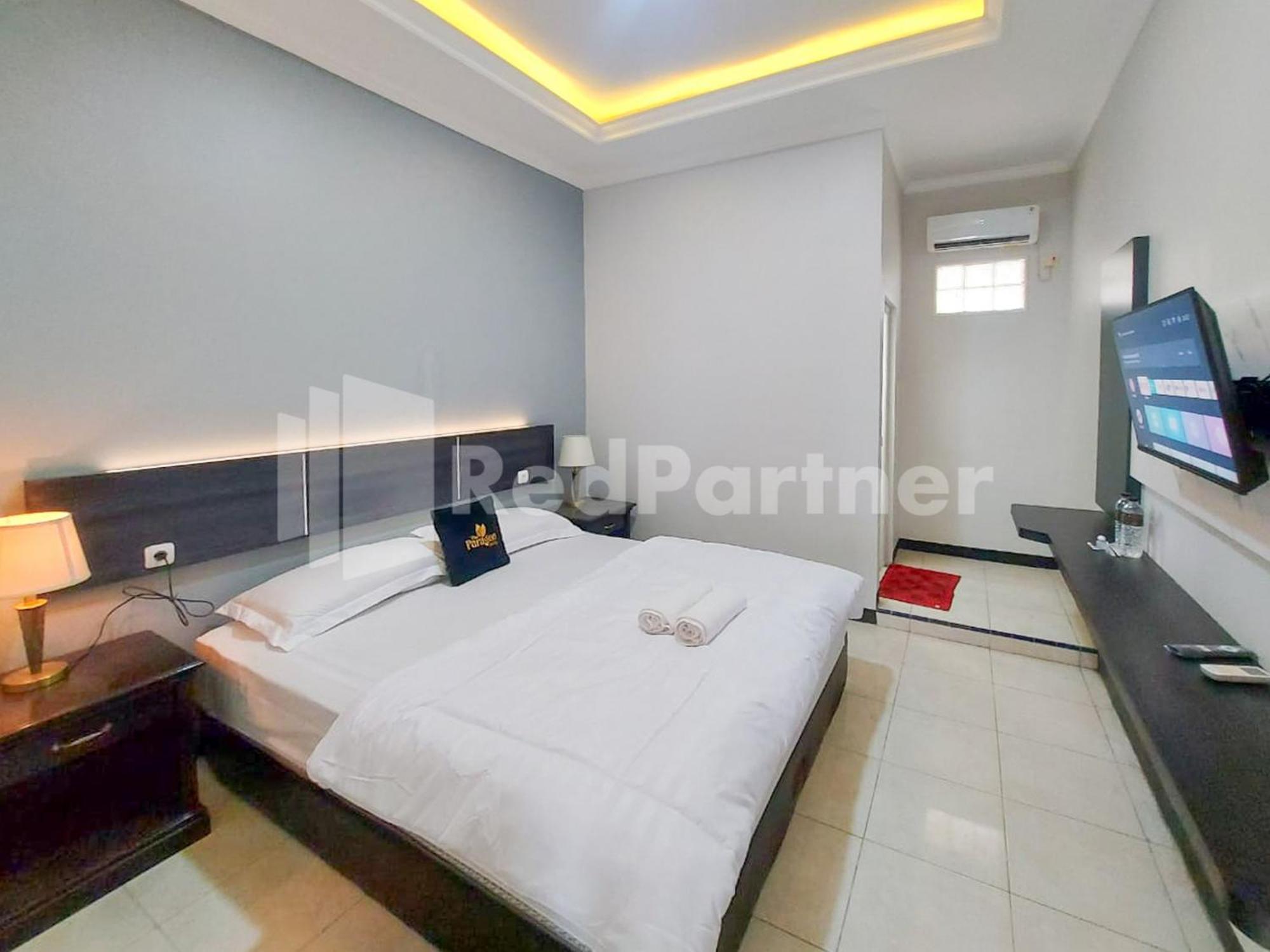 The Paragon Hotel Cilacap Redpartner Extérieur photo