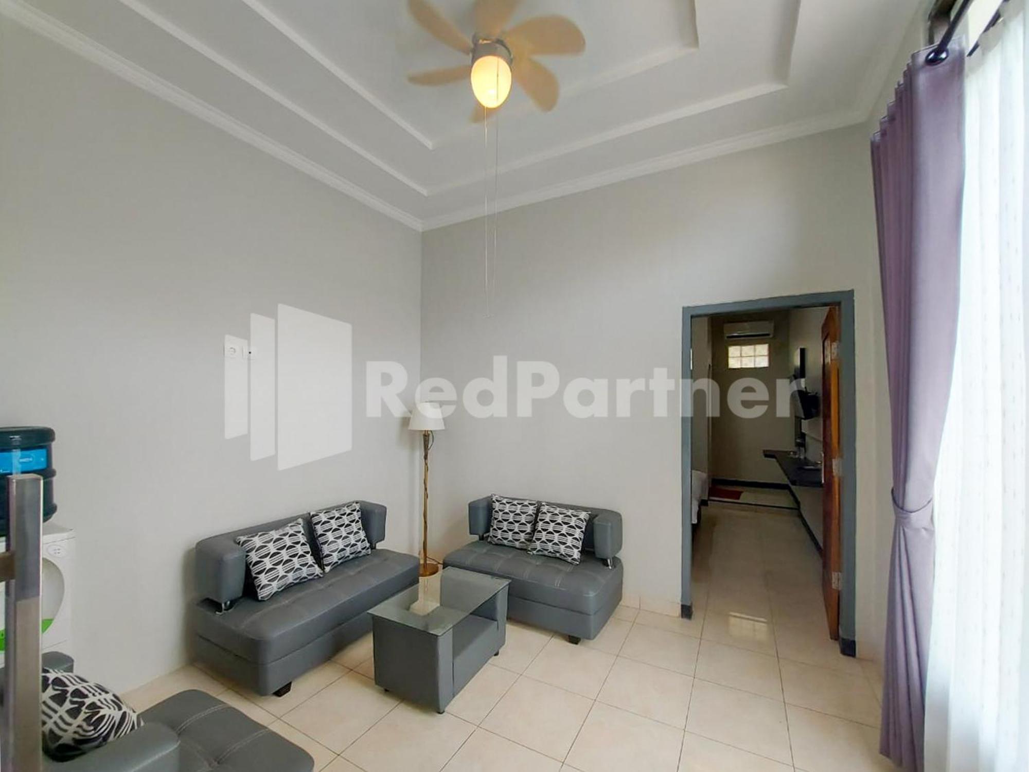 The Paragon Hotel Cilacap Redpartner Extérieur photo