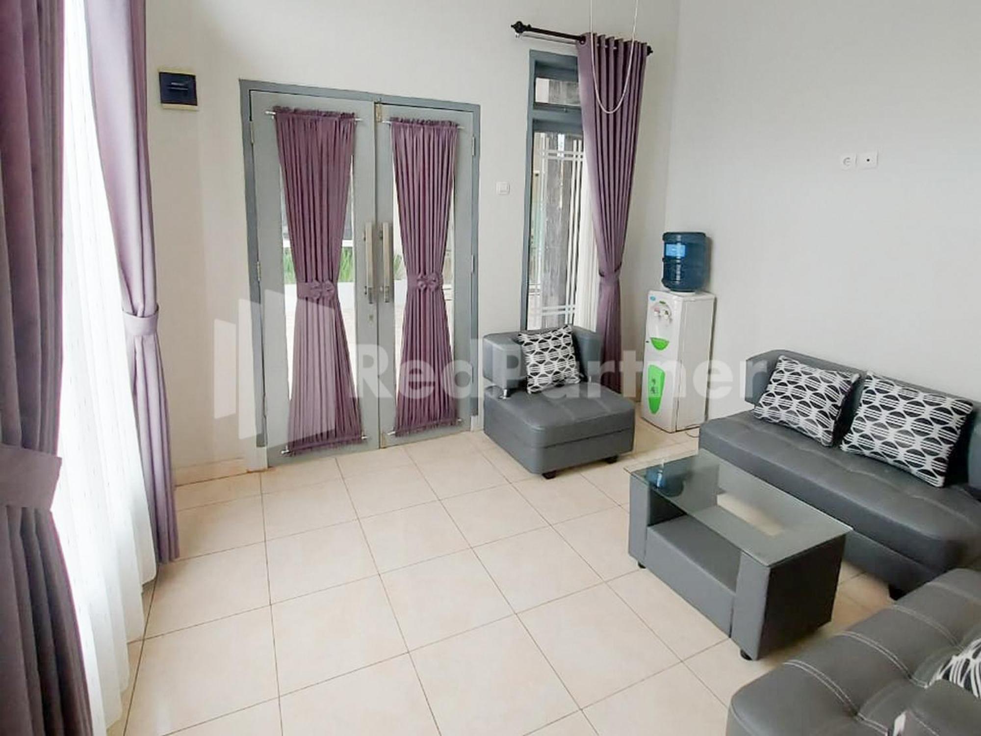 The Paragon Hotel Cilacap Redpartner Extérieur photo